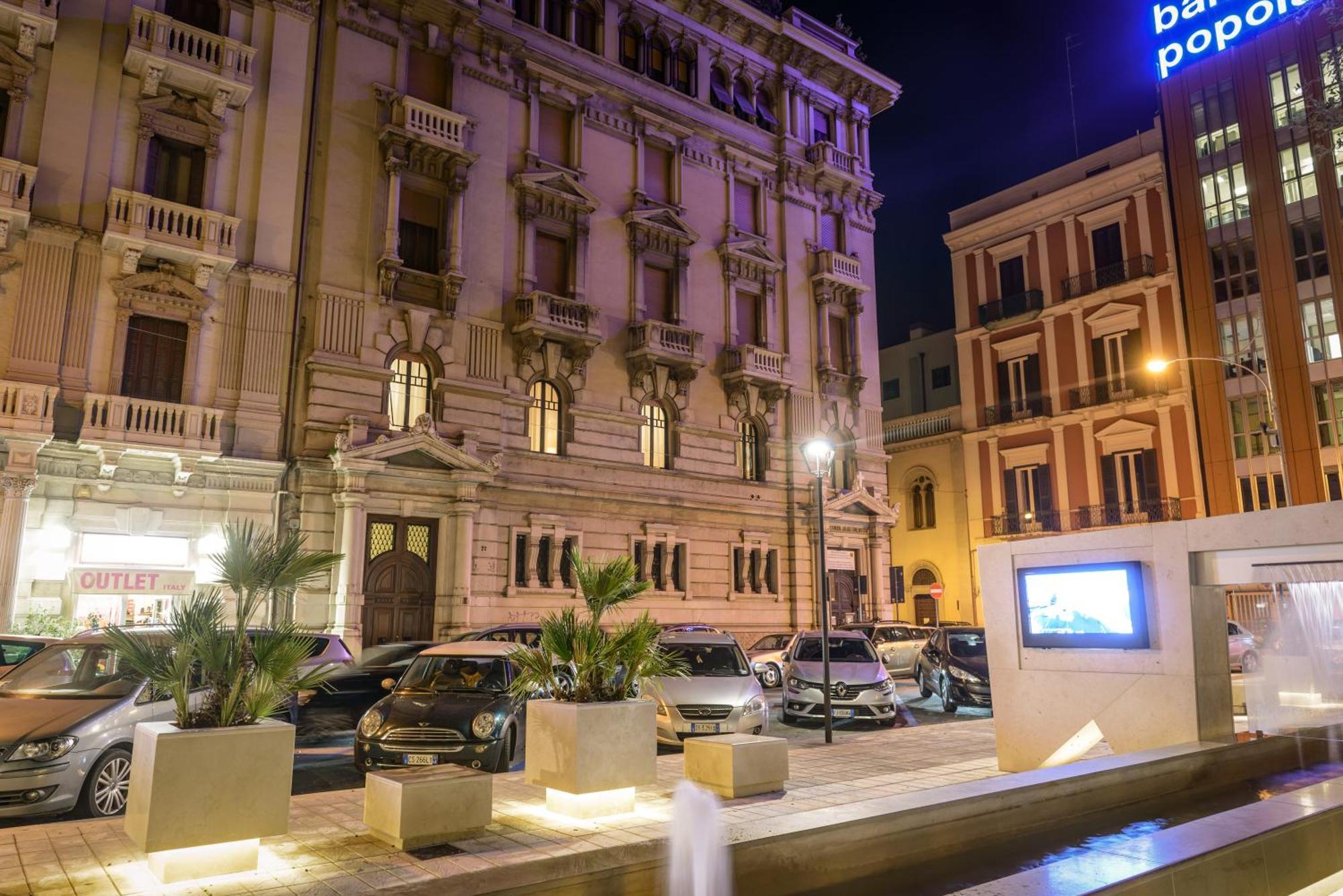 Art View Luxury Apartment Bari Exterior photo